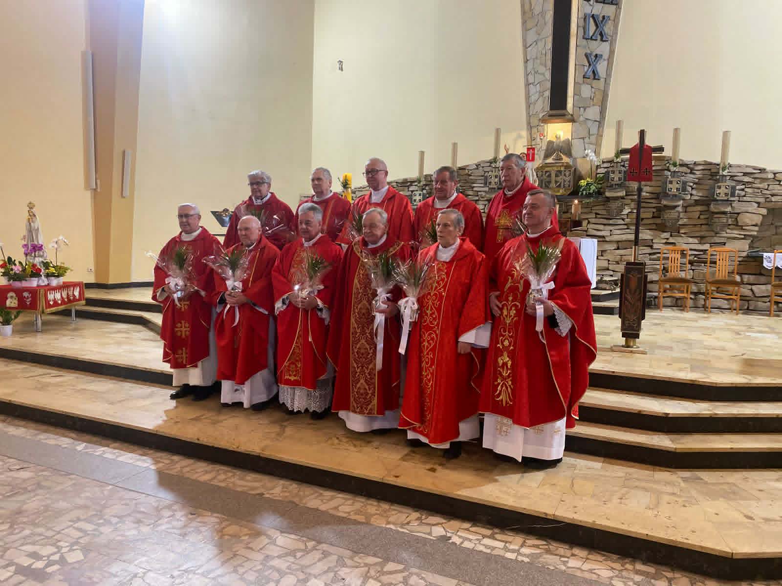 księża jubilaci w kościele Chrystusa Króla w Wejherowie