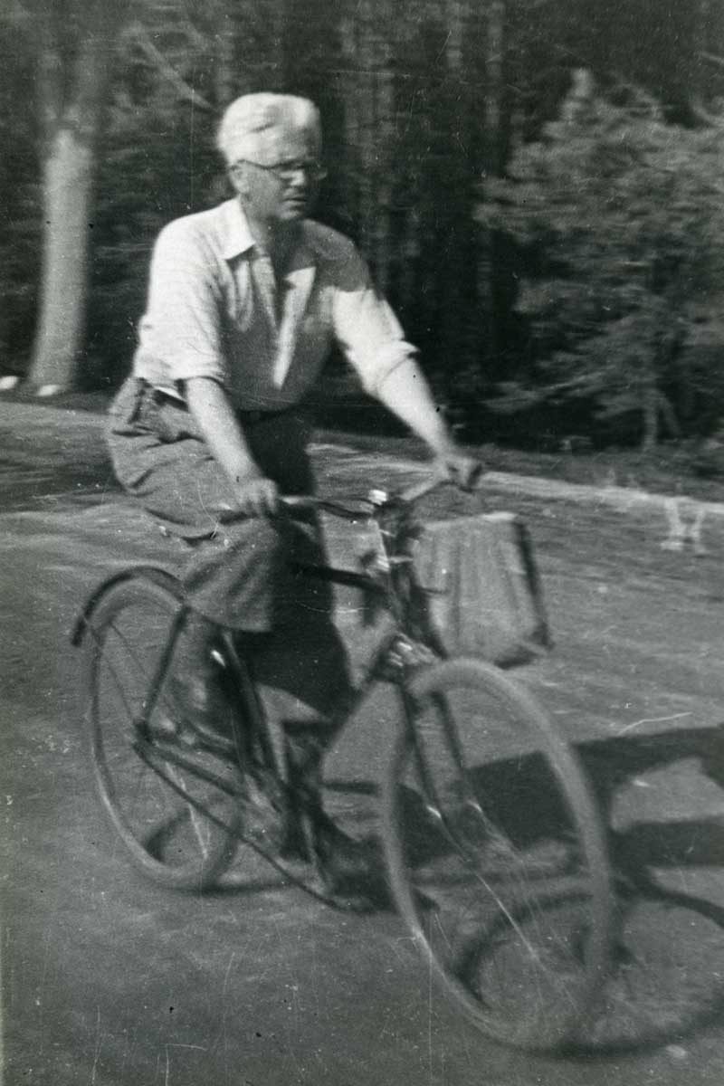 Roman Kuniewski na rowerze