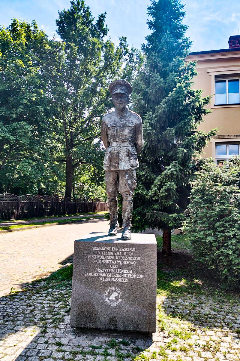 pomnik Romana Kuniewskiego