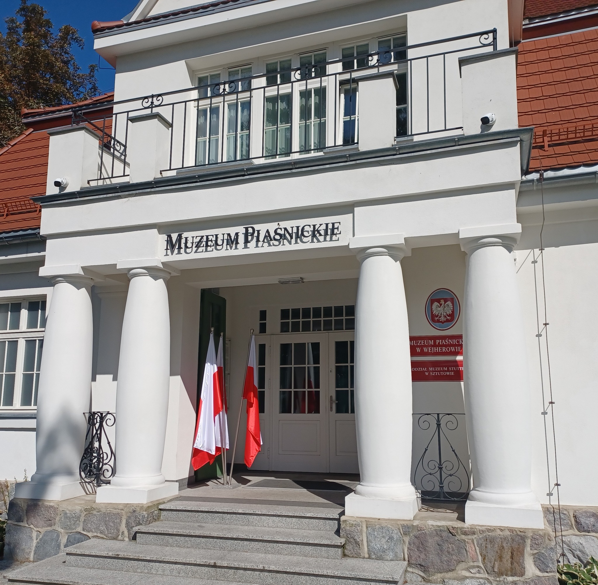 wejście do Muzeum Piaśnickiego w Wejherowie