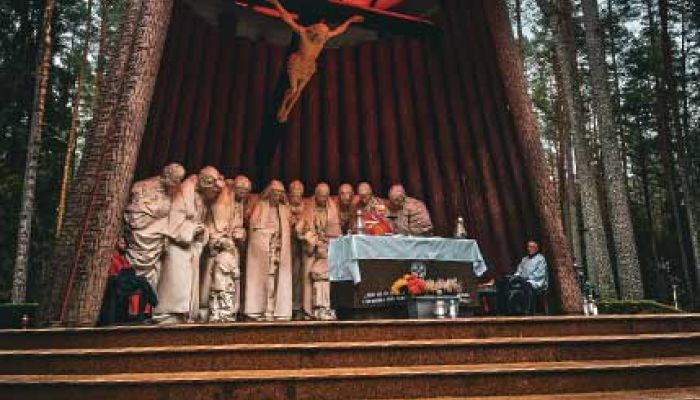 The priest celebrates Mass at the Piaśnica Shrine